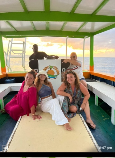 Shuttle Cruise to Rick's Cafe